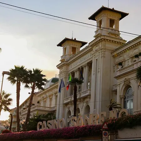 H11 Casino - Centro - Parcheggio Daire *